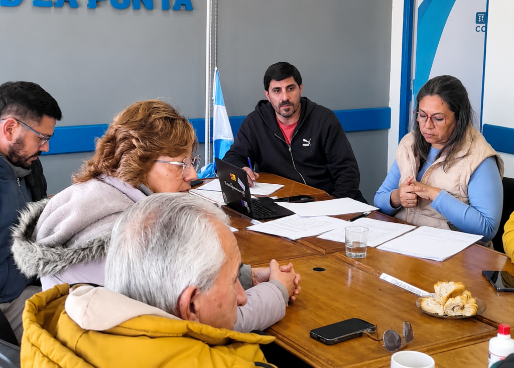 hcdreunion-vecinos-1024x733 Reclamo por la antena en La Punta: cuando la política decidió apropiarse del conflicto
